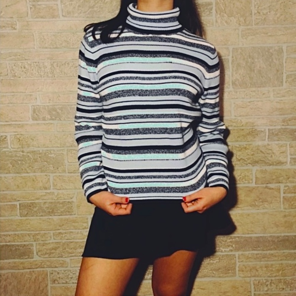 Striped long sleeve turtleneck